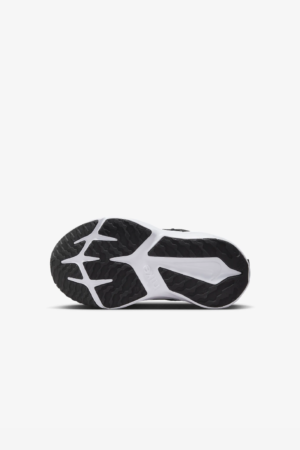 Nike Star Runner 4 Black White 6